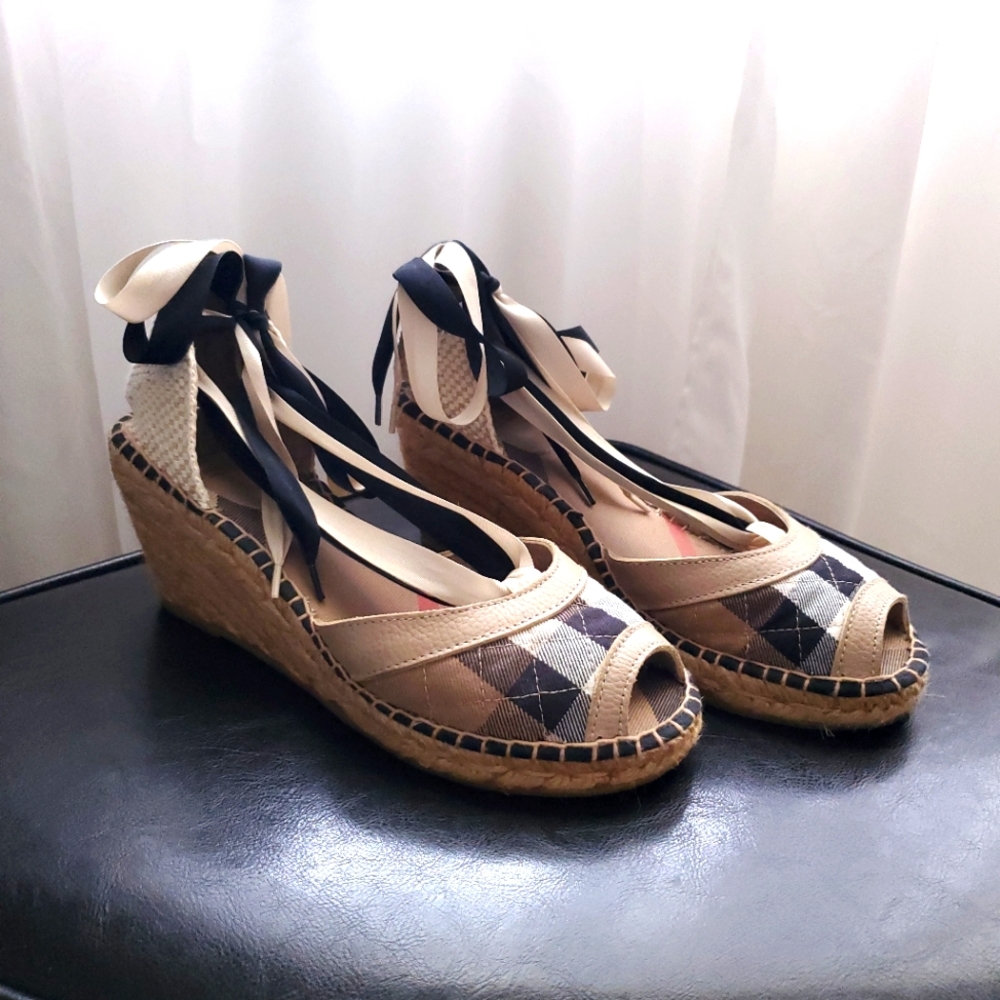 💥Burberry Tan Plaid Open Toe Strappy Wedge Espadrilles Sandal